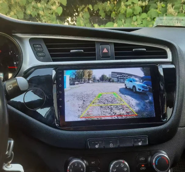 Navigation GPS sur l'écran tactile CarPlay de la Kia Ceed