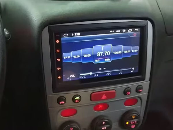Autoradio CarPlay Alfa Romeo 147 avec écran tactile intégré