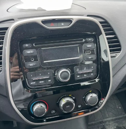 Autoradio CarPlay Dacia Duster avec écran tactile intégré