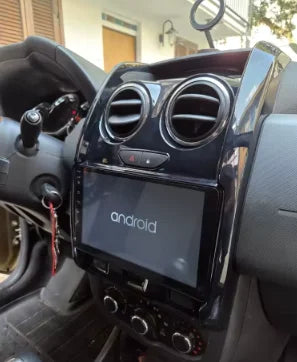 Autoradio CarPlay Dacia Duster avec écran tactile intégré