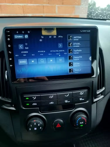 Autoradio CarPlay Hyundai i30 avec écran tactile intégré