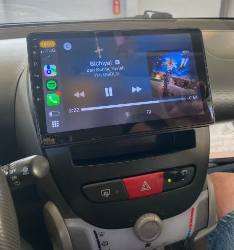 Autoradio CarPlay Peugeot 107 avec écran tactile intégré
