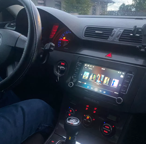 Autoradio CarPlay Volkswagen Golf 6 avec écran tactile intégré