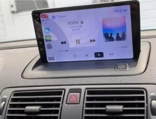 Autoradio CarPlay Volvo C30 avec écran tactile intégré
