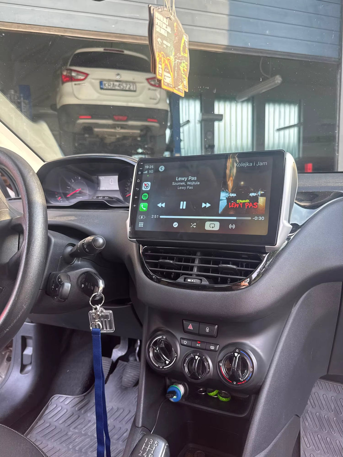 Autoradio CarPlay Peugeot 2008 compatible caméra de recul