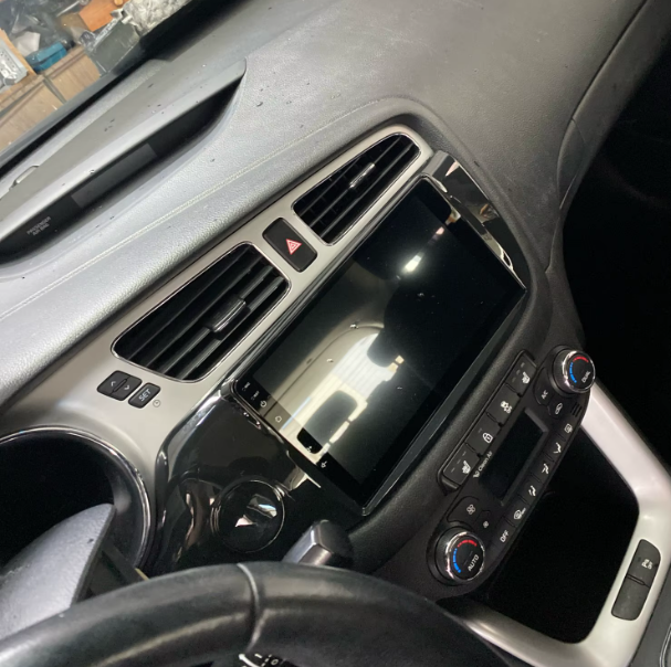 Installation plug and play de l'écran CarPlay sur Kia Ceed