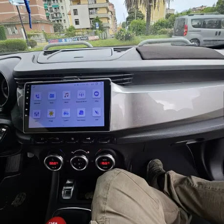 Façade autoradio dédiée à la Alfa Romeo Giulietta 2015-2018