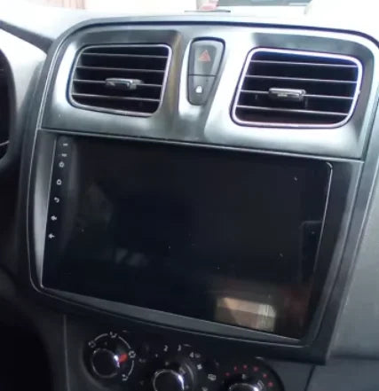 Façade autoradio dédiée à la Dacia Sandero 2 2014-2019