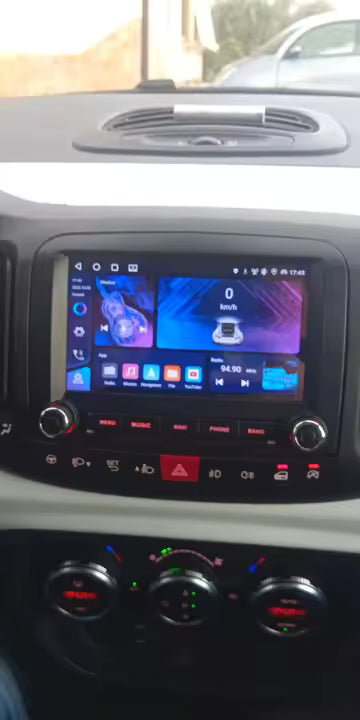 Façade autoradio dédiée à la Fiat 500L 2013-2019