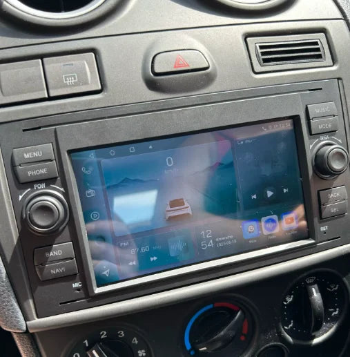 Façade autoradio dédiée à la Ford Transit 2003-2011
