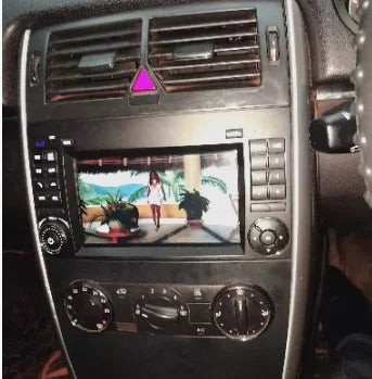 Façade autoradio dédiée à la Mercedes Classe A W169 2004-2012