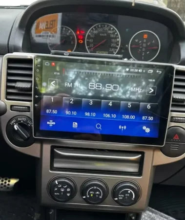 Façade autoradio dédiée à la Nissan X-Trail 2003-2007
