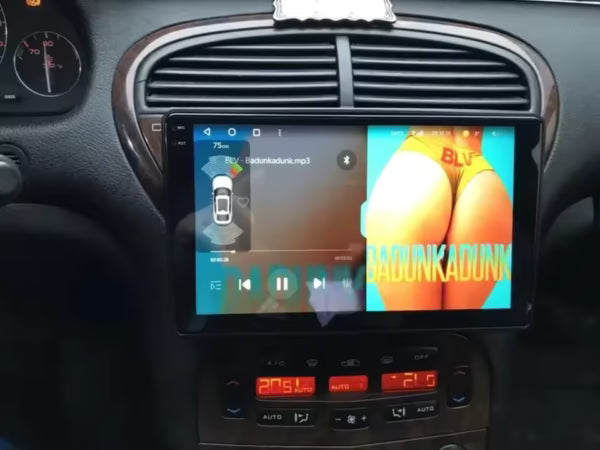 Façade autoradio dédiée à la Peugeot 607 2002-2010