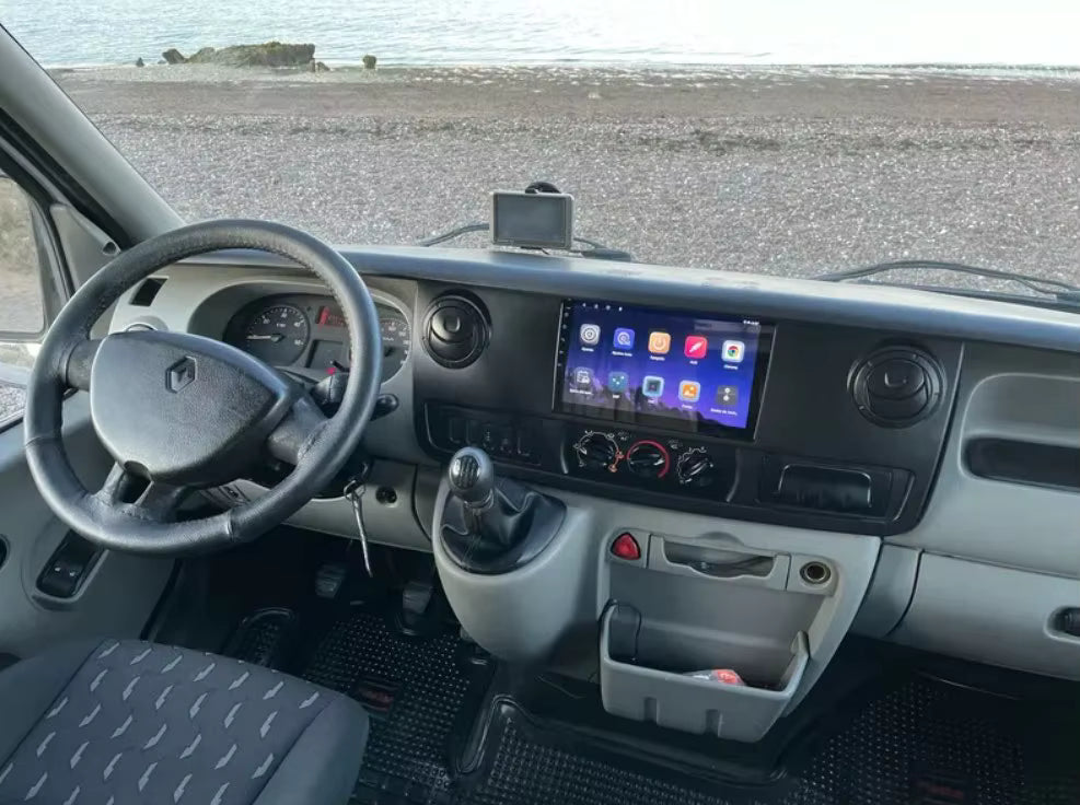 Façade autoradio dédiée à la Renault Master 2003-2011