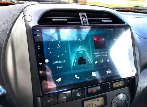 Façade autoradio dédiée à la Toyota RAV4 2003-2005