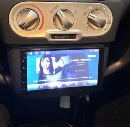 Façade autoradio dédiée à la Toyota Yaris 1999-2005