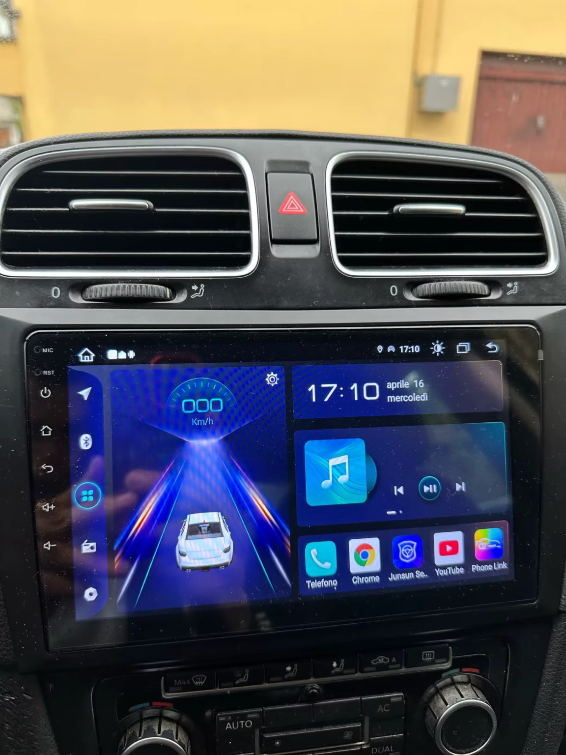 Façade autoradio dédiée à la Volkswagen Golf 6 2008-2012