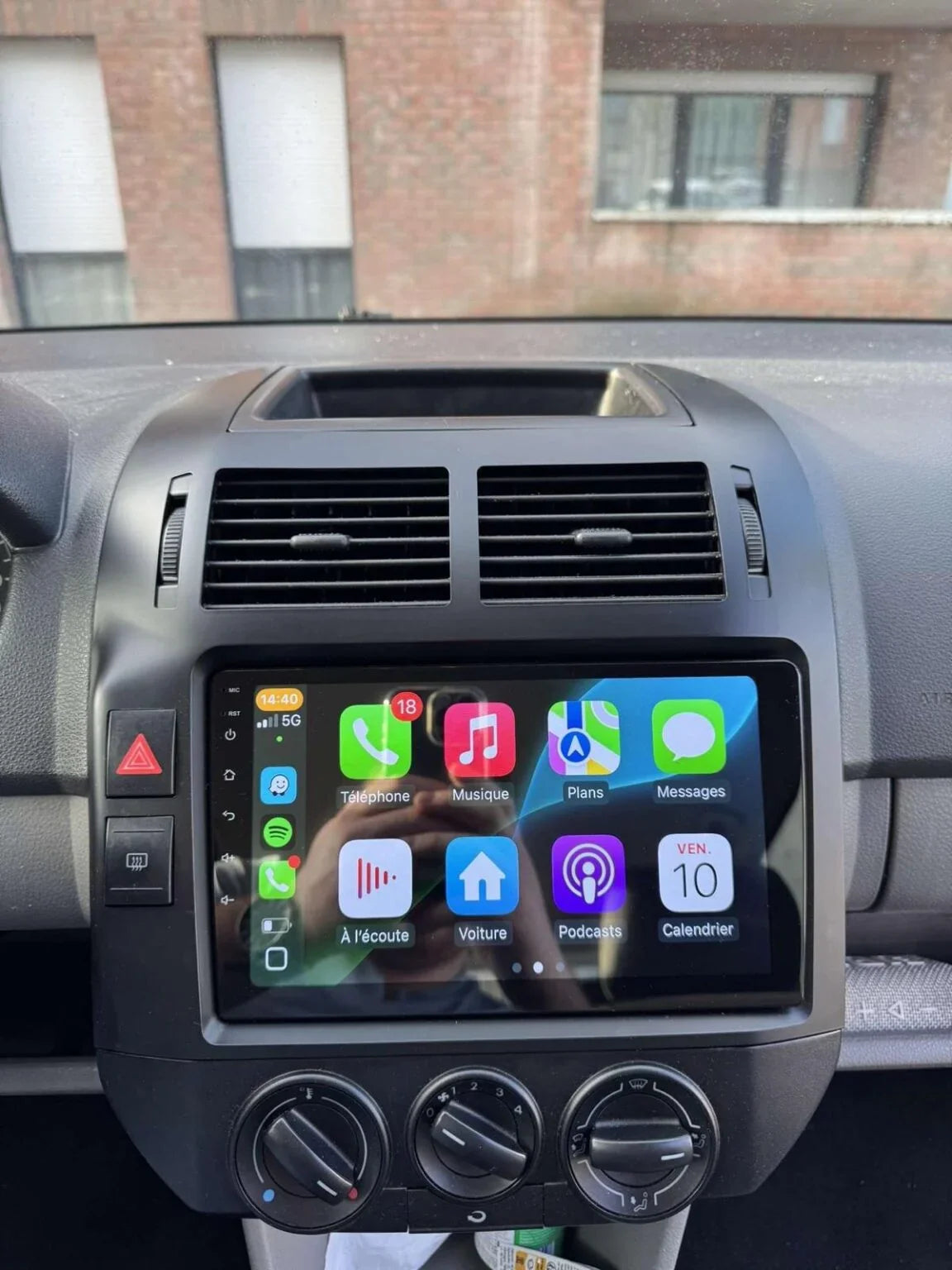 Façade autoradio dédiée à la Volkswagen Polo 4 2001-2009