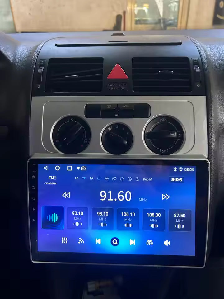 Façade autoradio dédiée à la Volkswagen Touran 2003-2010