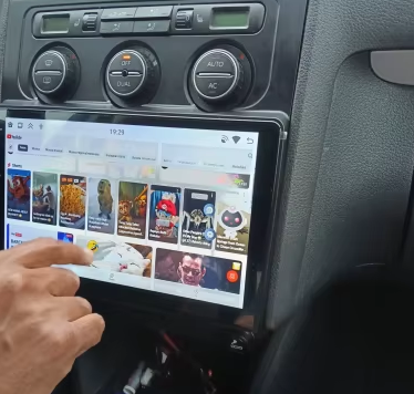 Façade autoradio dédiée à la Volkswagen Touran 2004-2008