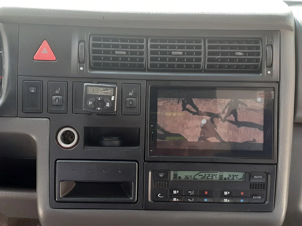 Façade autoradio dédiée à la Volkswagen Transporter T4 1998-2003