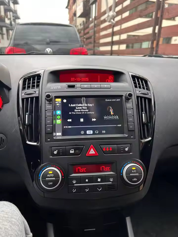 Installation plug and play de l'écran CarPlay sur Kia Venga