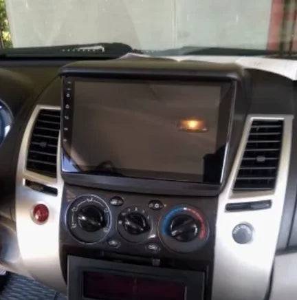 Installation plug and play de l'écran CarPlay sur Mitsubishi Pajero Sport