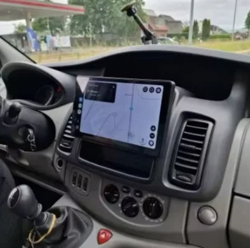 Installation plug and play de l'écran CarPlay sur Opel Vivaro