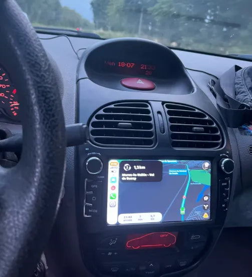 Installation plug and play de l'écran CarPlay sur Peugeot 206