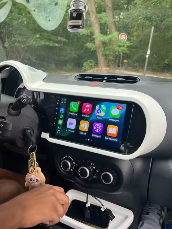 Installation plug and play de l'écran CarPlay sur Renault Twingo 3