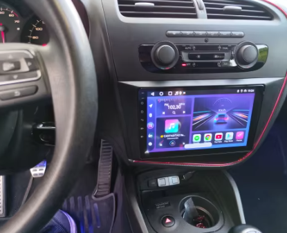 Installation plug and play de l'écran CarPlay sur Seat Leon
