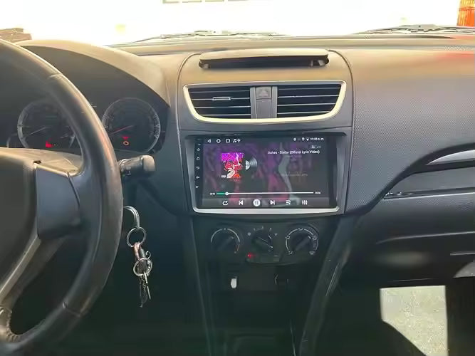 Installation plug and play de l'écran CarPlay sur Suzuki Swift