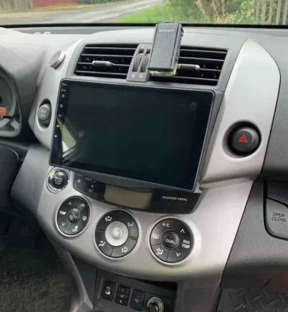 Installation plug and play de l'écran CarPlay sur Toyota RAV4