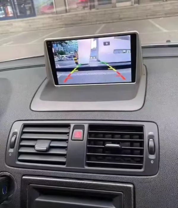 Installation plug and play de l'écran CarPlay sur Volvo C70