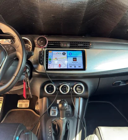 Navigation GPS sur l'écran tactile CarPlay de la Alfa Romeo Giulietta