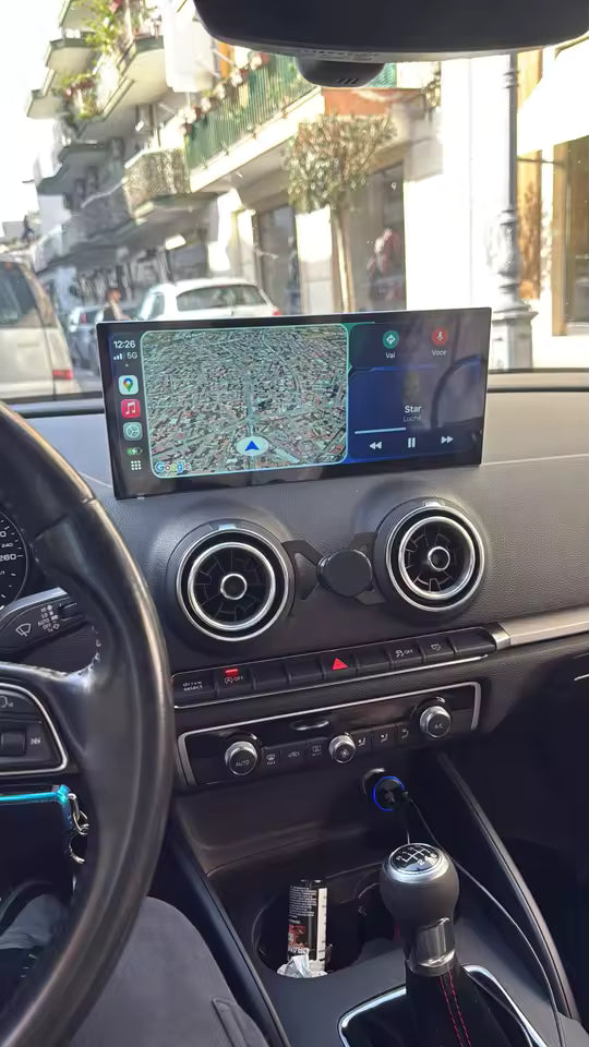 Navigation GPS sur l'écran tactile CarPlay de la Audi A3