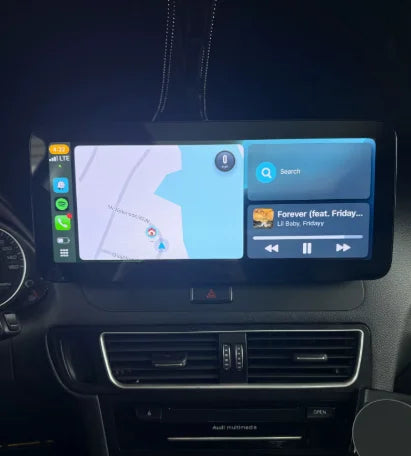 Navigation GPS sur l'écran tactile CarPlay de la Audi Q5
