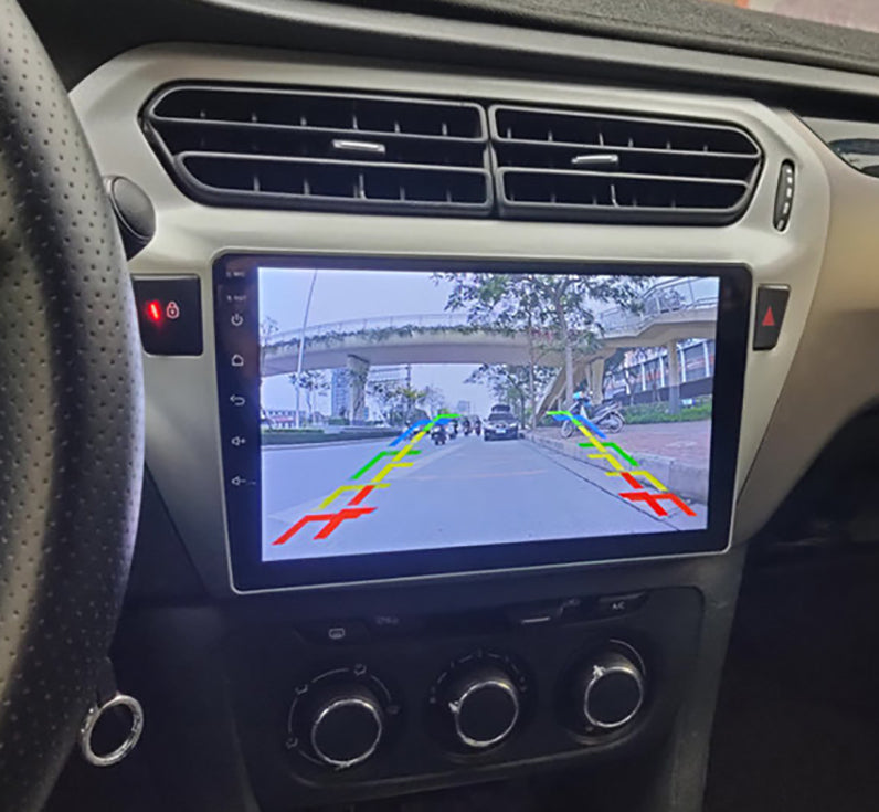 Navigation GPS sur l'écran tactile CarPlay de la Citroën C-Elysée
