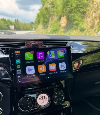Navigation GPS sur l'écran tactile CarPlay de la Citroën C3