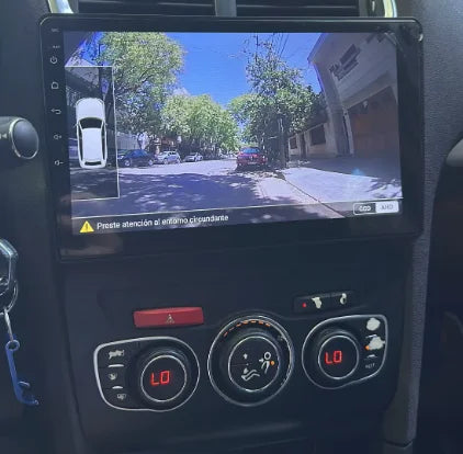 Navigation GPS sur l'écran tactile CarPlay de la Citroën C4