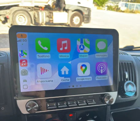Navigation GPS sur l'écran tactile CarPlay de la Citroën C5