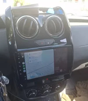 Navigation GPS sur l'écran tactile CarPlay de la Dacia Duster