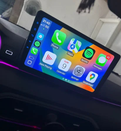 Navigation GPS sur l'écran tactile CarPlay de la Dacia Sandero