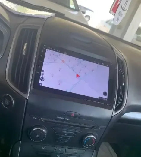 Navigation GPS sur l'écran tactile CarPlay de la Ford Edge 2