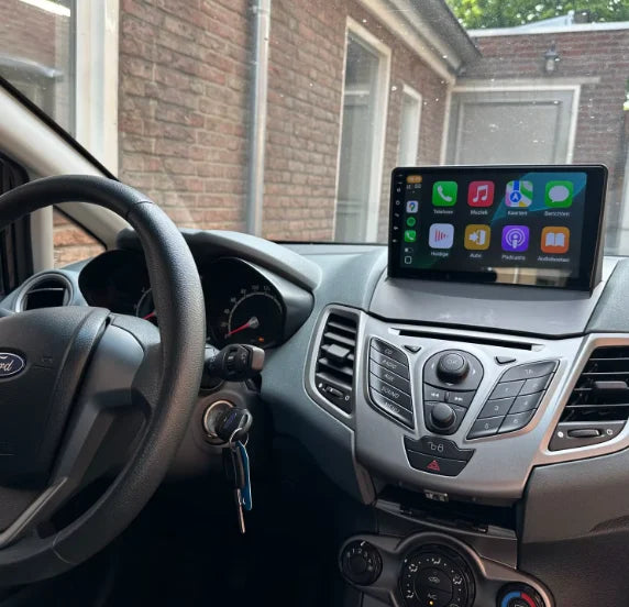 Navigation GPS sur l'écran tactile CarPlay de la Ford Fiesta