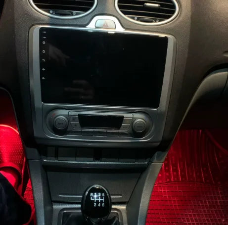 Navigation GPS sur l'écran tactile CarPlay de la Ford Focus