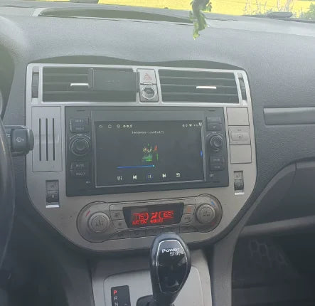 Navigation GPS sur l'écran tactile CarPlay de la Ford Transit
