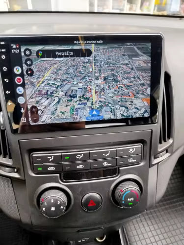 Navigation GPS sur l'écran tactile CarPlay de la Hyundai i30