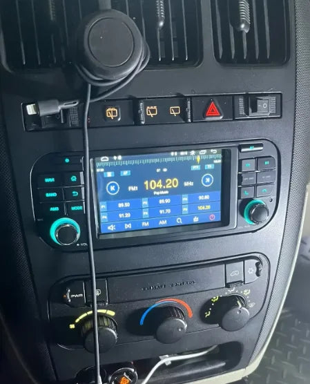 Navigation GPS sur l'écran tactile CarPlay de la Jeep Grand Cherokee