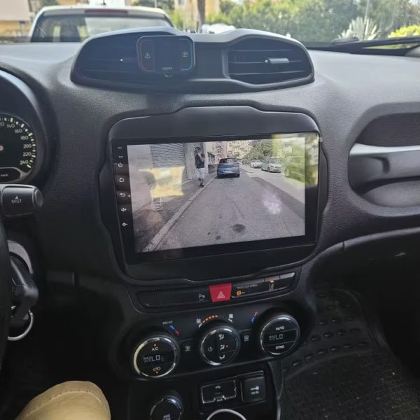 Navigation GPS sur l'écran tactile CarPlay de la Jeep Renegade